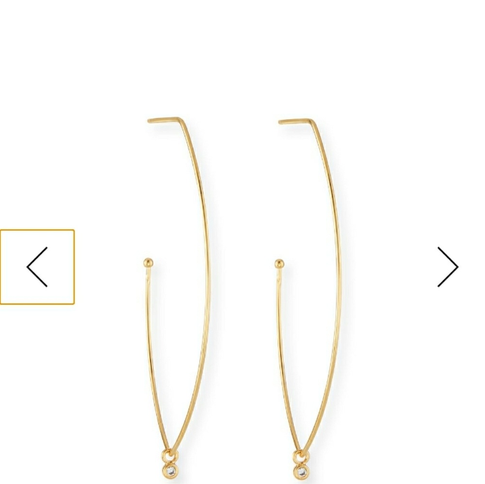 ๐TAI Hoop Earrings - Picture 2 of 6